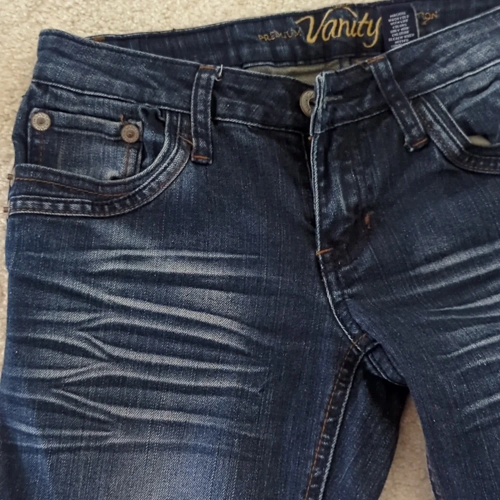 Jeans - Picture 2 of 9